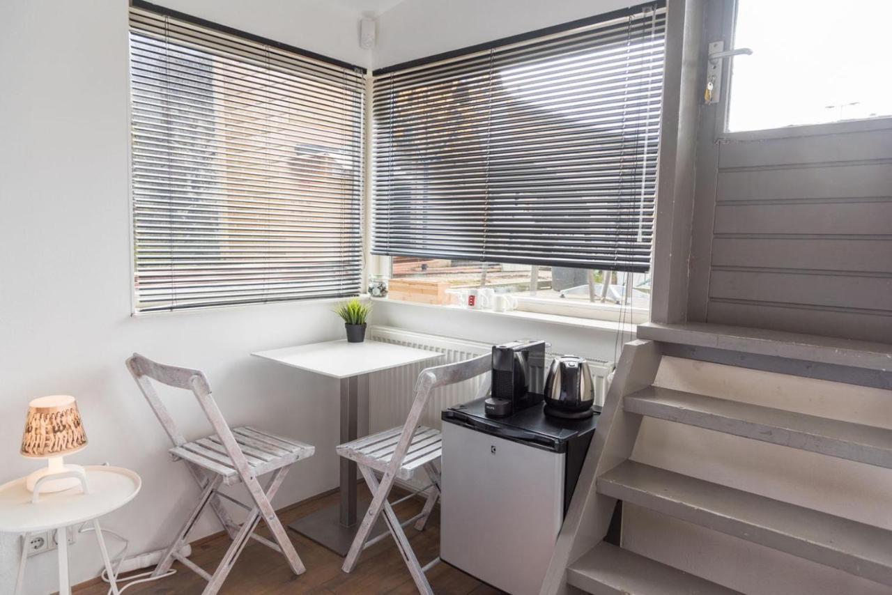 Houseboat Next To Amstel Bed & Breakfast Amsterdam Exterior foto