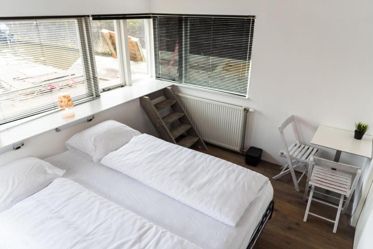 Houseboat Next To Amstel Bed & Breakfast Amsterdam Exterior foto